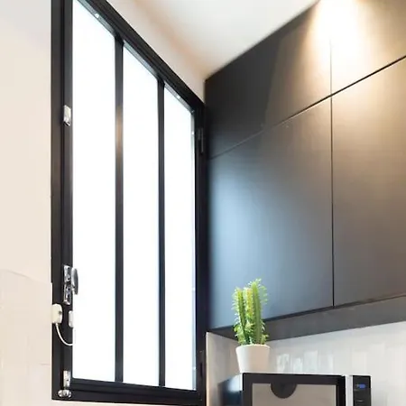 Appartement Maison Sur Cour Calme Et Arboree Paris