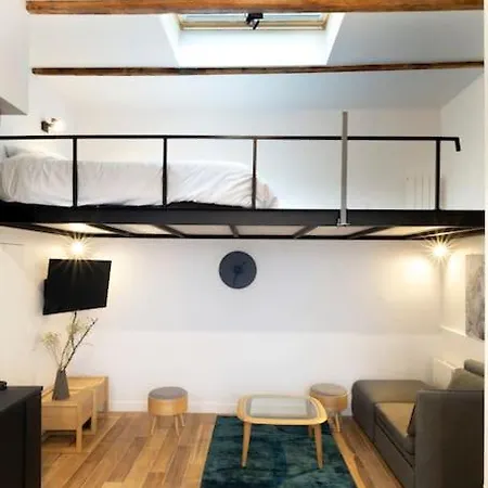 Maison Sur Cour Calme Et Arboree