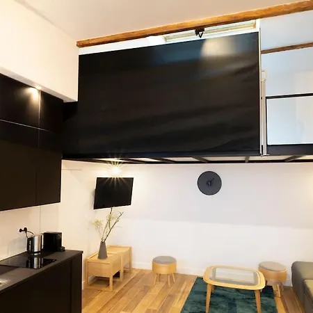 Appartement Maison Sur Cour Calme Et Arboree