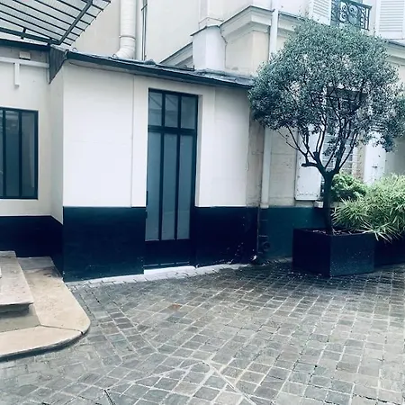 Appartement Maison Sur Cour Calme Et Arboree *